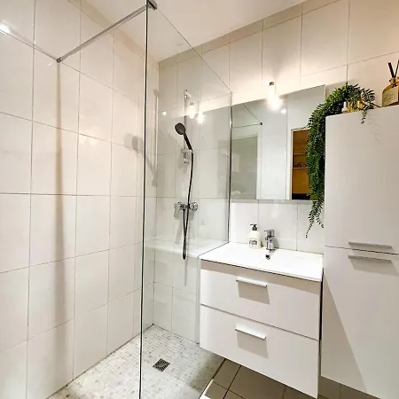 En Bord De Apartment